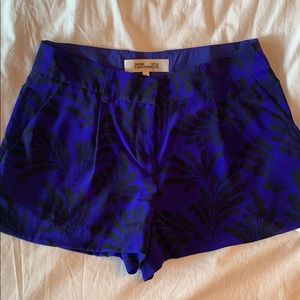 Diane Von Furstenberg 100% silk shorts